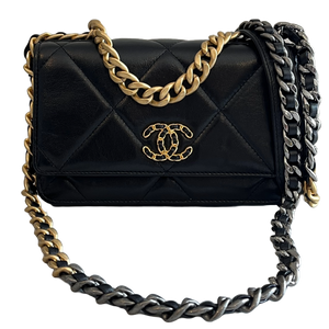 Chanel 19 Wallet On Chain
