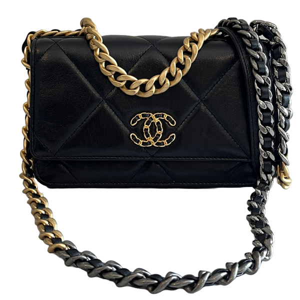 Chanel 19 Wallet on Chain (WOC)